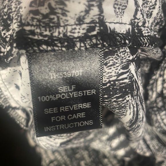 Ark & Co. size small, two toned, crop top - Picture 9 of 9